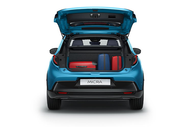 Vista traseira do novo Nissan MICRA, porta-malas aberto